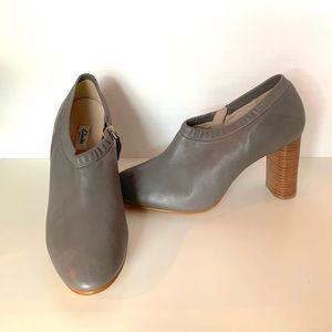 Clarks Grace Lola dark gray size 10